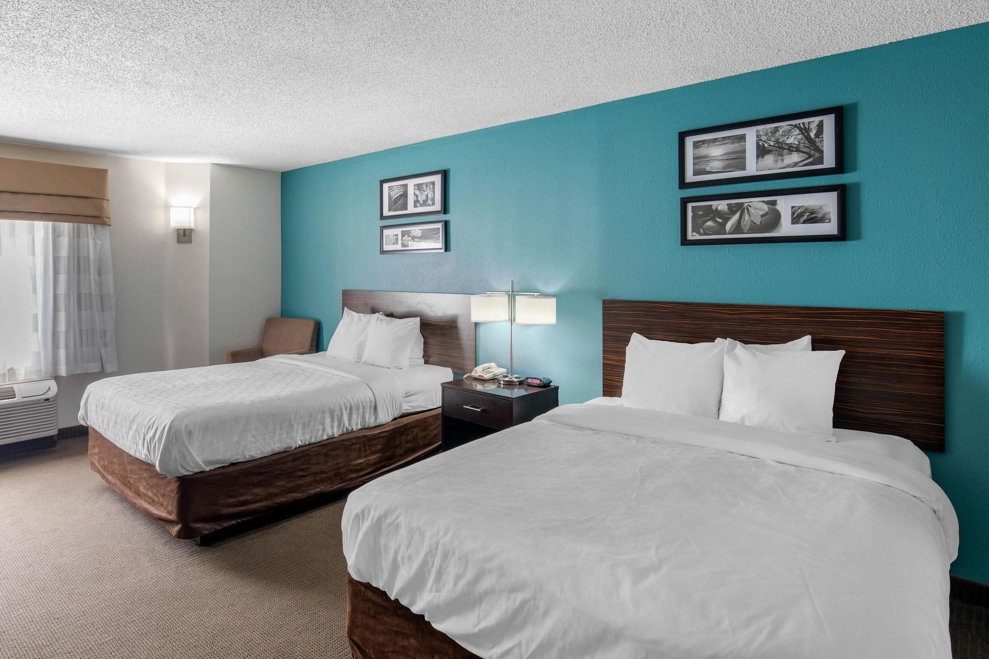 Clarion Inn & Suites Dfw North Irving Exterior photo