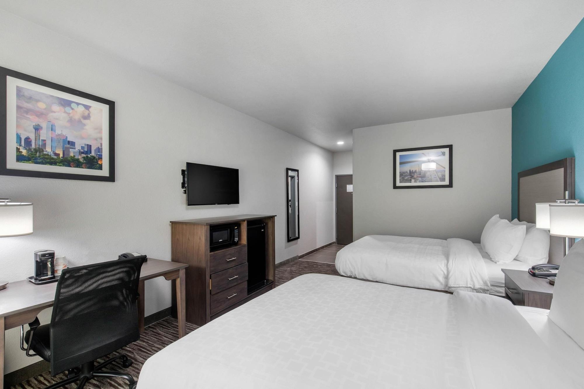 Clarion Inn & Suites Dfw North Irving Exterior photo