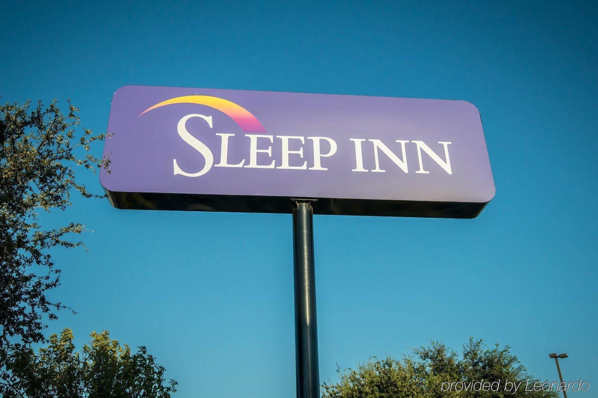 Clarion Inn & Suites Dfw North Irving Exterior photo