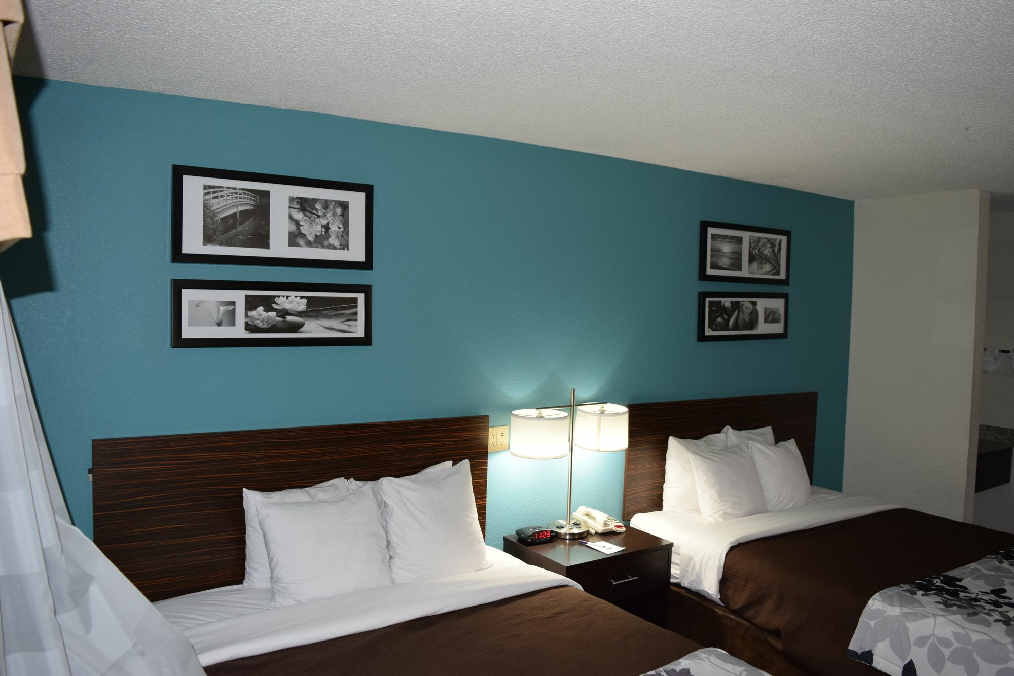 Clarion Inn & Suites Dfw North Irving Exterior photo